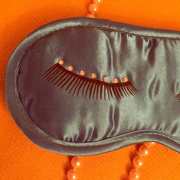 👸🏻ONLY ONE! Eye Lashes Sleep Mask👸🏻 - Picture 2 of 8